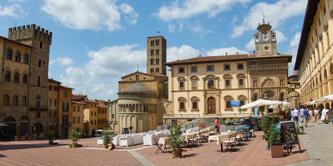 Der historische Ortskern von Arezzo in der Toskana  – die Stadt ist Schauplatz eines Falls  der Krimiautorin Belinda Vogts.
 Foto: imago/Action Pictures