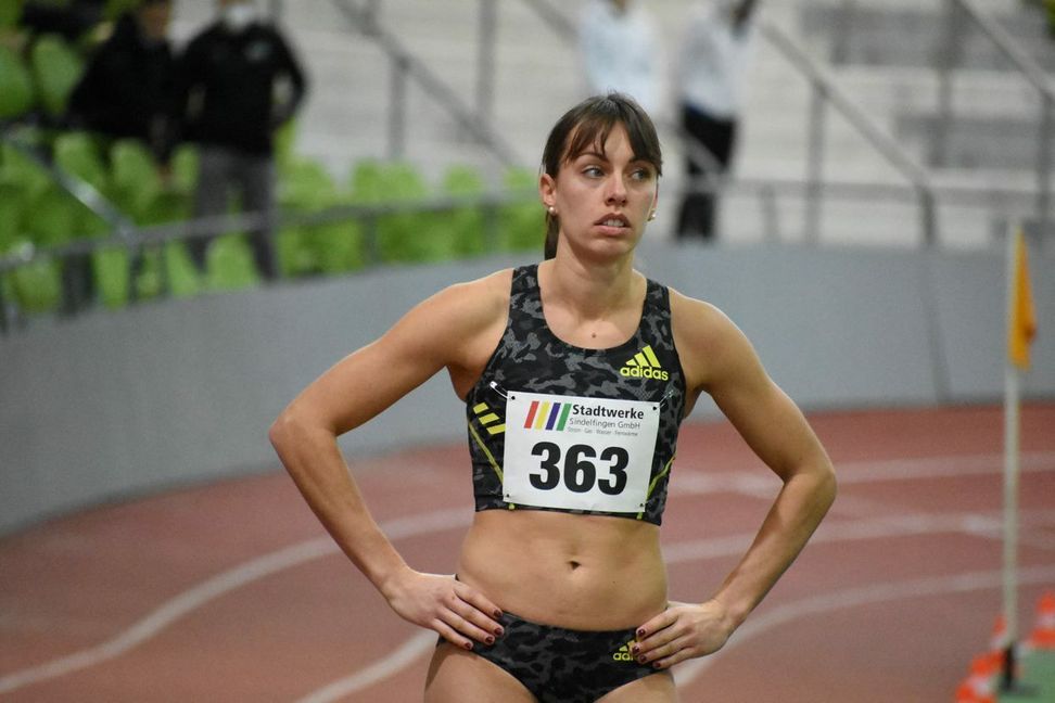 Carolina Krafzik beim Stadtwerke-Meeting. Am Samstag kehrtvsie zum 200 Meter-Lauf in den Glaspalast zurück. Bild: Schüttke
