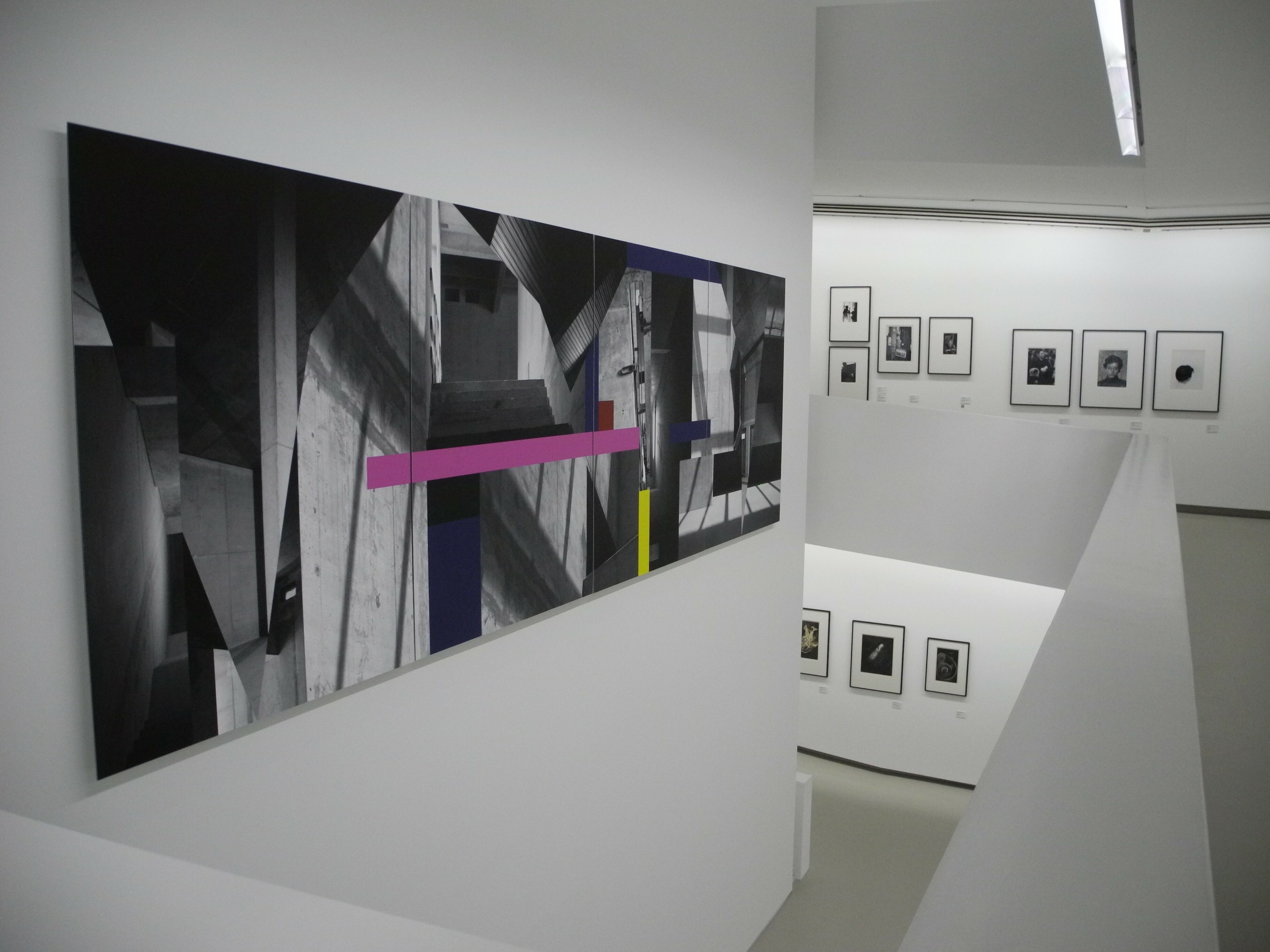 Die Fotografien von Sven Erik Klein aus der Reihe „Mapping the Museum“ sind nur ein kleiner Teil der neuen Ausstellung „Ortswechsel – Fotografie aus der Modernen Galerie Saarbrücken“, die morgen im Schauwerk eröffnet wird. Bild: Volkmann