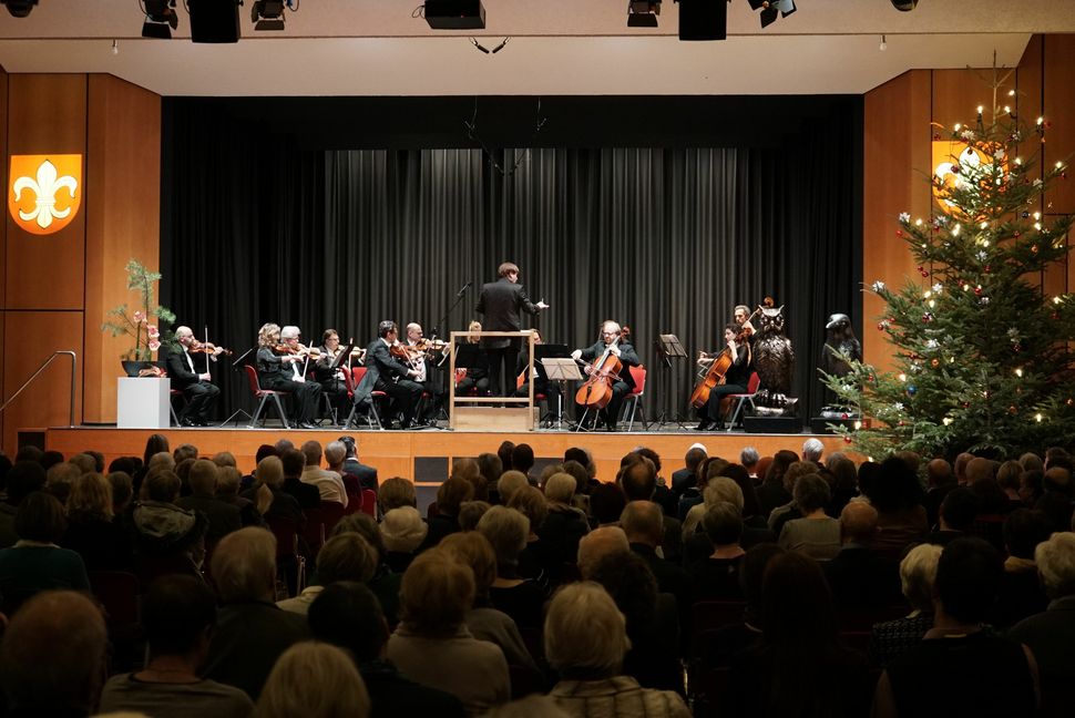 Seit mehr als 20 Jahren kommt ein neues Jahr in Holzgerlingen nicht ohne Begleitung des Orchesters Camerata Europeana.                          Bild: Heiden