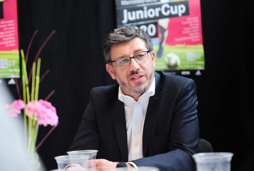 Claus Vogt im Gespräch in der Judohalle. Bild: photostampe