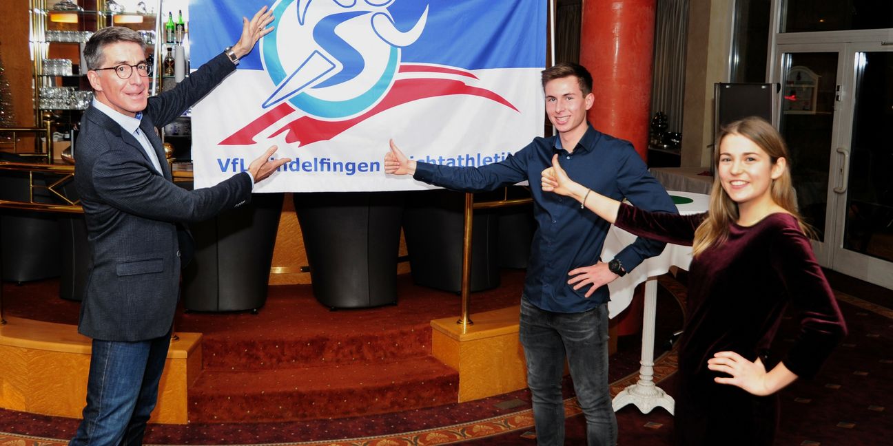 Abteilungsleiter Jürgen Kohler und die erfolgreichen Nachwuchsathleten Paul Specht und Kim Bödi wollen den VfL Sindelfingen auf Erfolgskurs halten. Bild: Photostampe