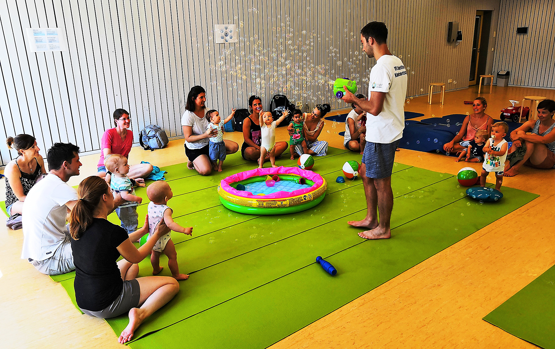 Babysport mit Benjamin Wunsch.Bild: z