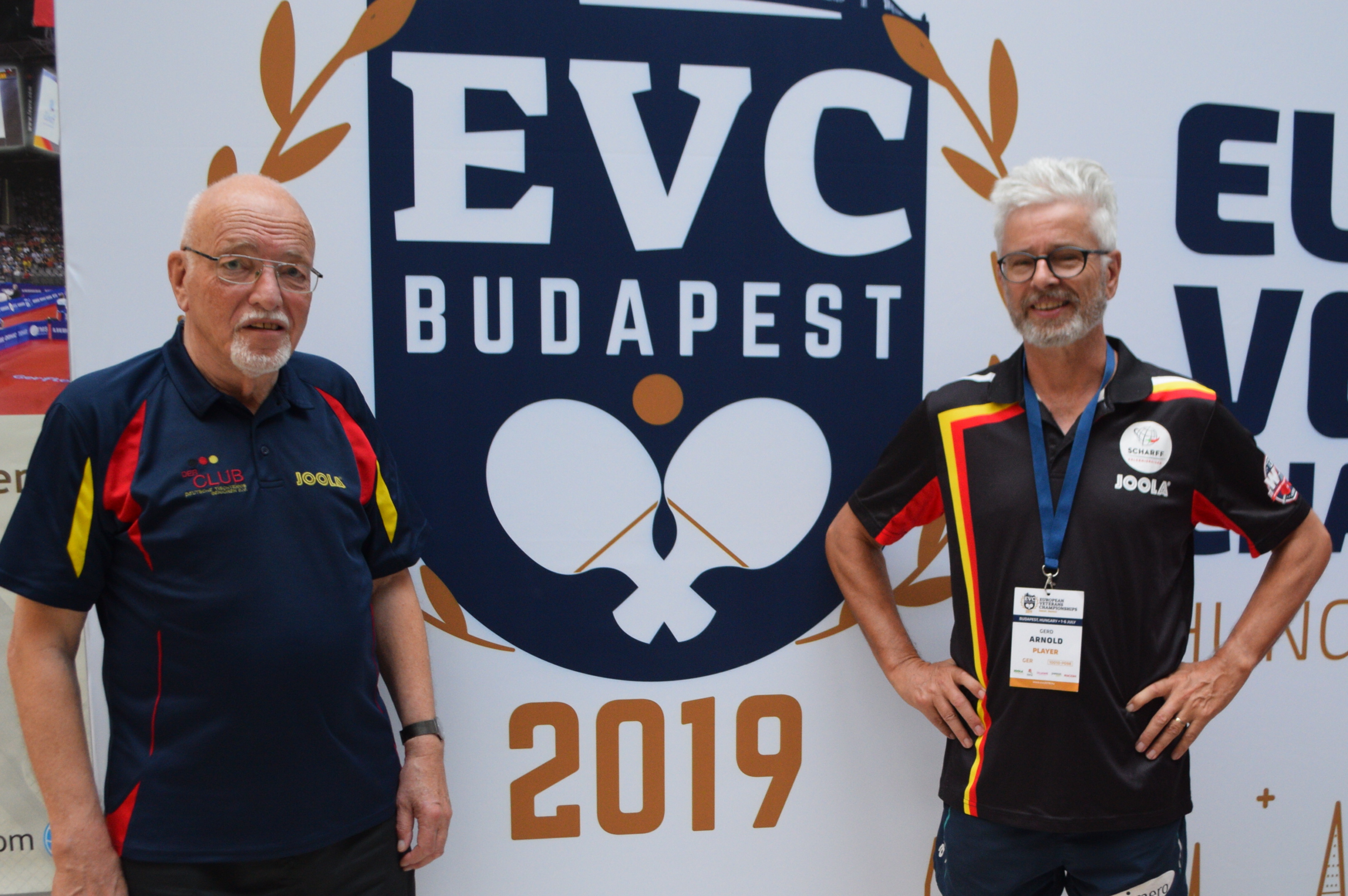 Horst Grünewald (links) und Gerd Arnold vor zwei Jahren bei der Senioren-EM in Budapest. Bild: Holzapfel