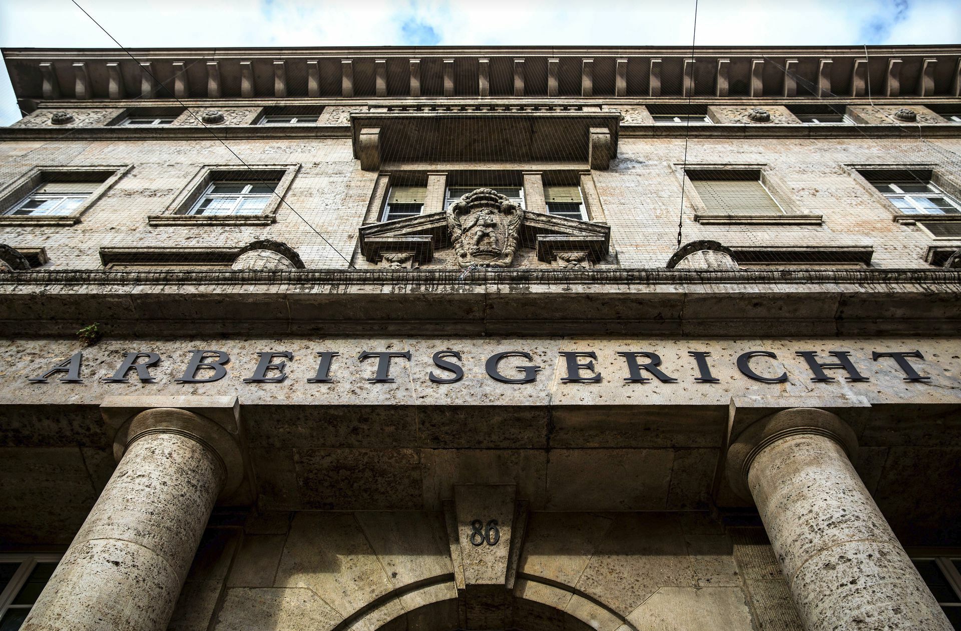 An den Arbeitsgerichten  wird in Coronazeiten auch   über Kündigungen wegen Hygieneverstößen verhandelt. Foto: Lichtgut/Leif Piechowski