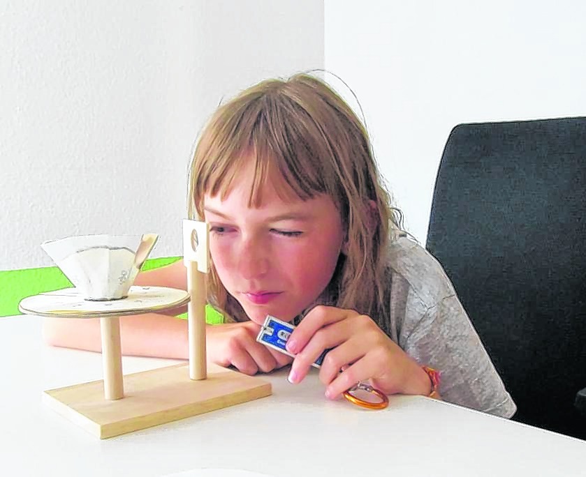 Forschernachwuchs bei der Arbeit. Der Experimentierspaß von Keysight Technologies erfreut sich großer Beliebtheit.  Bild: z