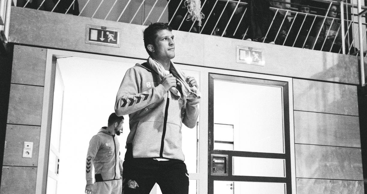 Das bewegende Comeback: Michael Widmayer ist die Bedeutung des Moments ins Gesicht geschrieben.    Bild: z