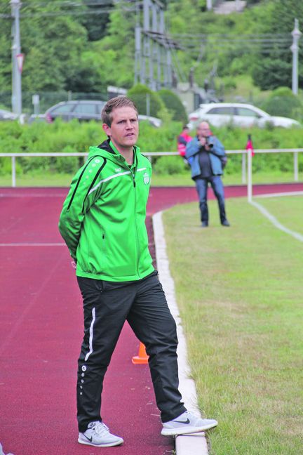 Die erste Runde ist geschafft: VfL-Trainer Michael Sattler. Bild: Oberdorfer