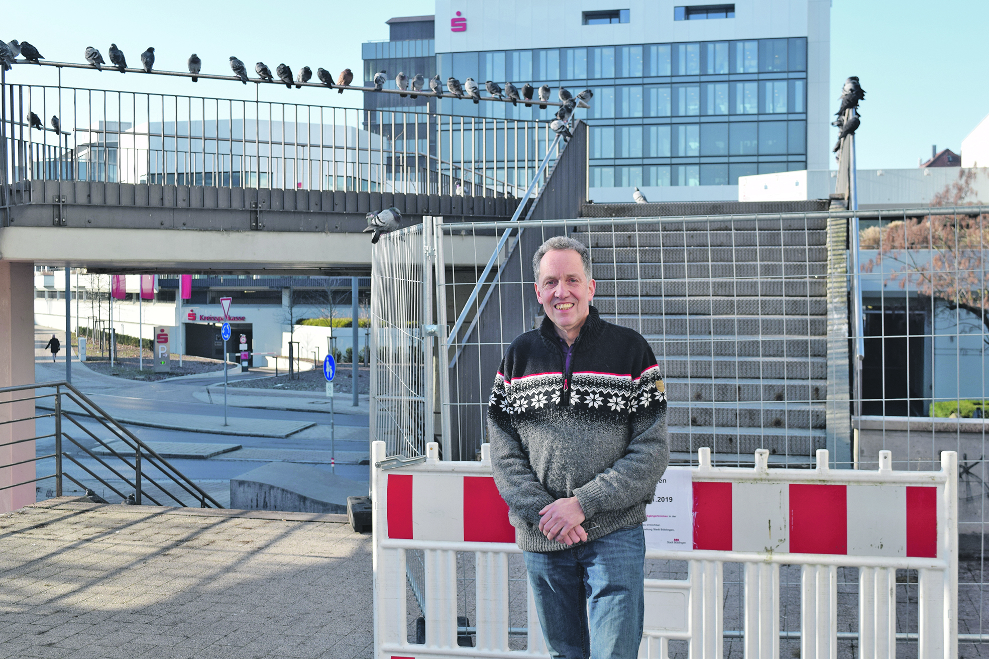 Max Nowak, Inhaber vom Reformhaus Klett im Böblinger Einkaufszentrum, ist froh, dass der Brückenabriss nun startet. Bilder: Krauter