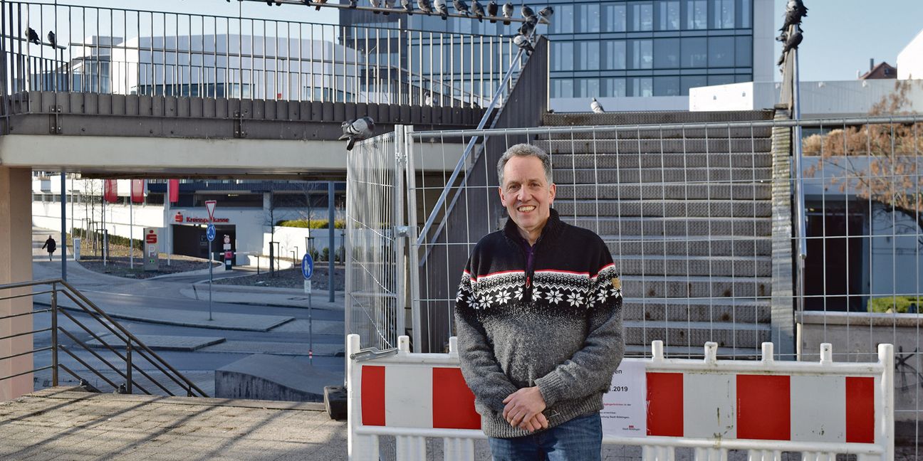 Max Nowak, Inhaber vom Reformhaus Klett im Böblinger Einkaufszentrum, ist froh, dass der Brückenabriss nun startet. Bilder: Krauter