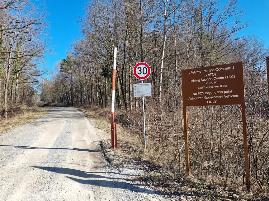 Dieser Weg führt noch nach Musberg: Ob das Musberger Sträße weiterhin durchgängig befahrbar sein wird, ist noch nicht geklärt. Bild: Hamann