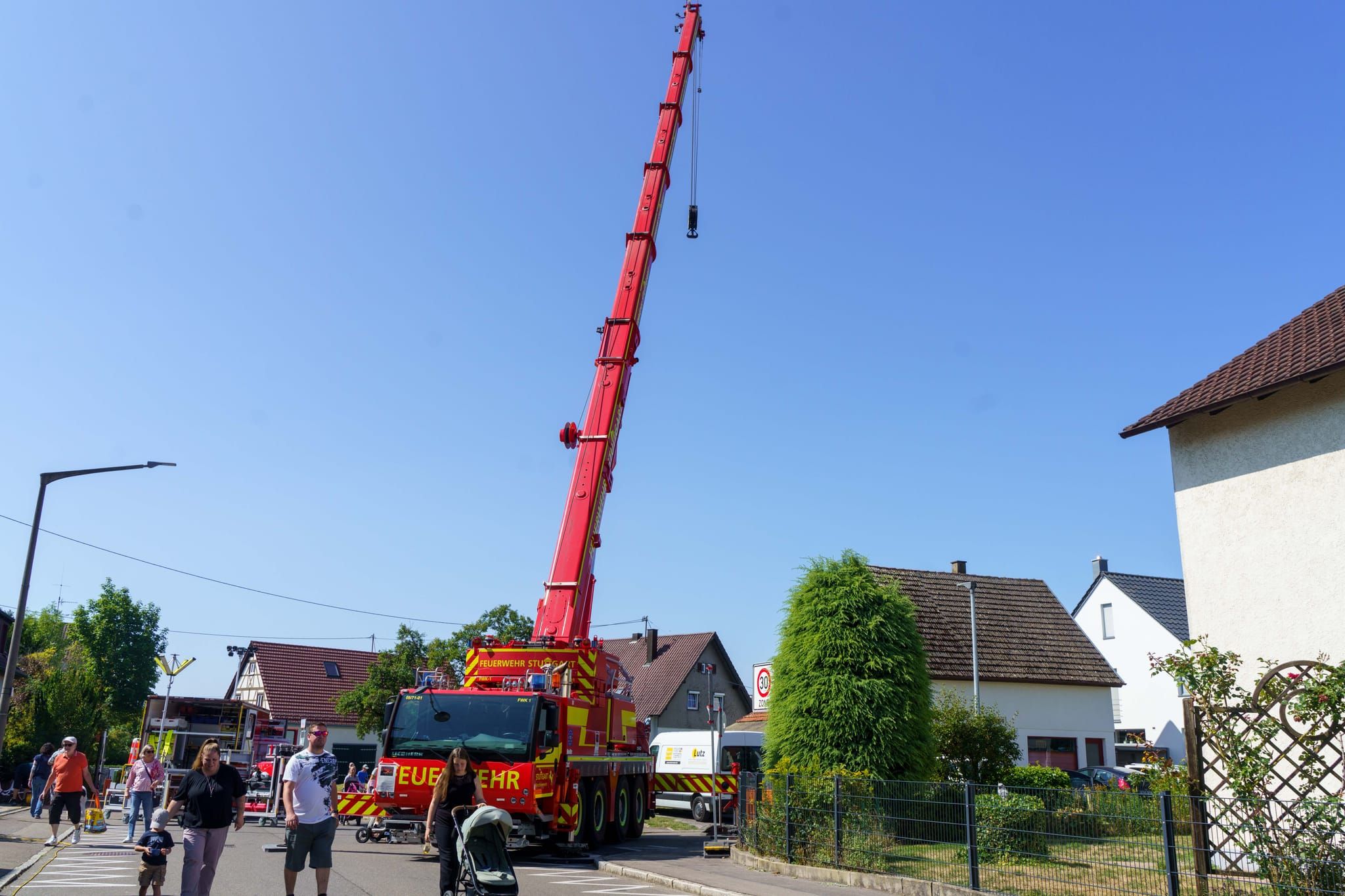 Impressionen von der Blaulichtmeile beim Jubiläumswochenende der Freiwilligen Feuerwehr Maichingen.