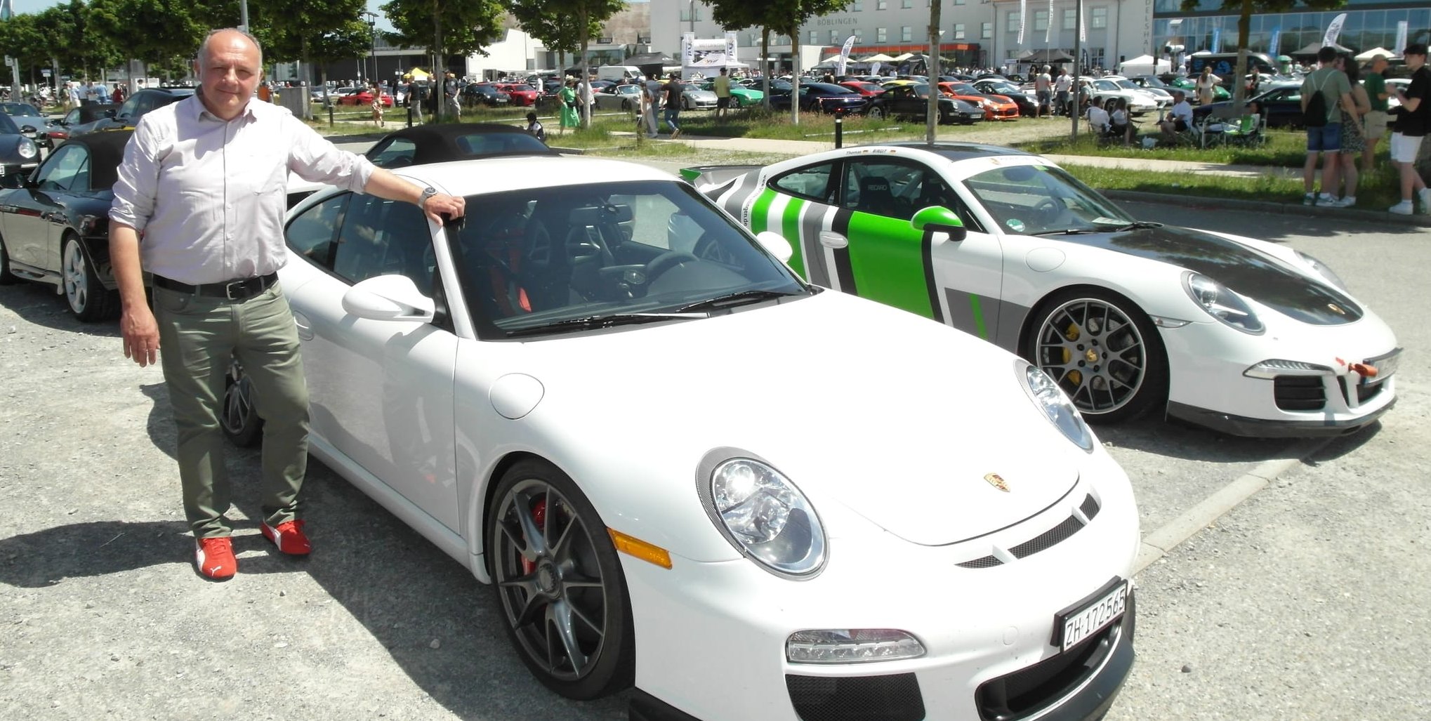 Rund 800 Kilometer bringt Domenico Incollingo mit seinem Porsche 997.2 GT3 2010 am Samstag auf die Piste, um sowohl bei der „Frühschicht“ des Porsche Experience Center Hockenheimring als auch beim PFF-Jahrestreffen vor der Motorworld auf dem Flugfeld Böblingen/Sindelfingen vorbeizuschauen.Bild: Staber