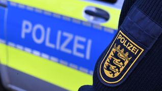 Die Polizei reagiert auf Israels Angriff gegen den Iran. (Symbolbild)