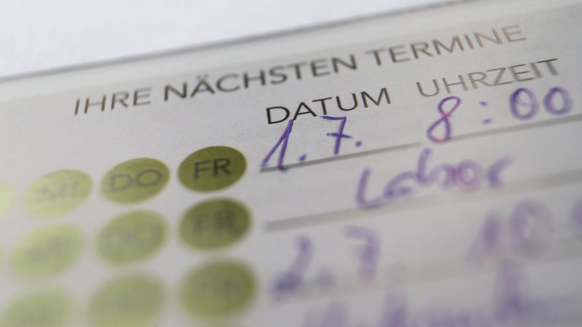 Die Kassen wollen Selbstzahlerleistungen beim Arzt eindämmen. (Archivbild)
