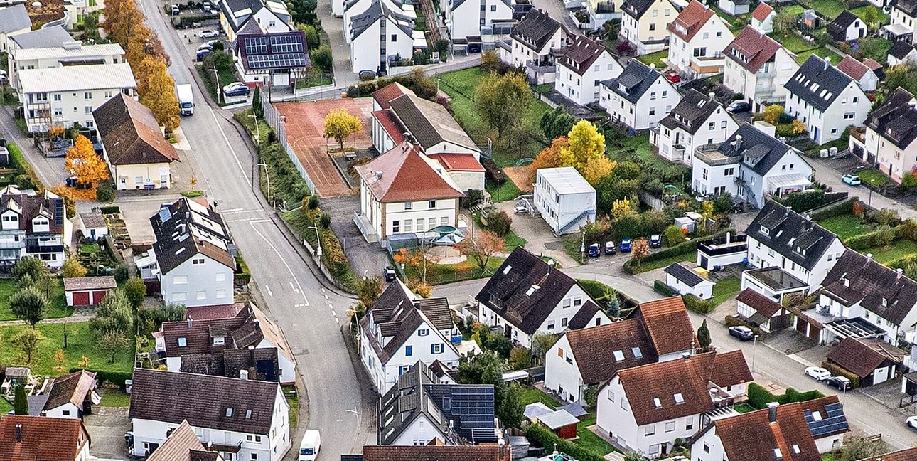 Über unzumutbare Lärmbelästigung klagt eine Nachbarin der Bülowstraße hinter der Grundschule Dätzingen.