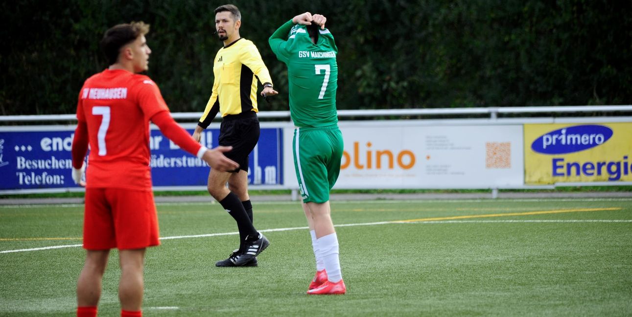 Maichingens Kevin Flaig ist frustriert über die fünfte Heimniederlage im fünften Heimspiel.