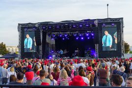 Tim Bendzko begeisterte das Publikum beim KSK BB Festival.