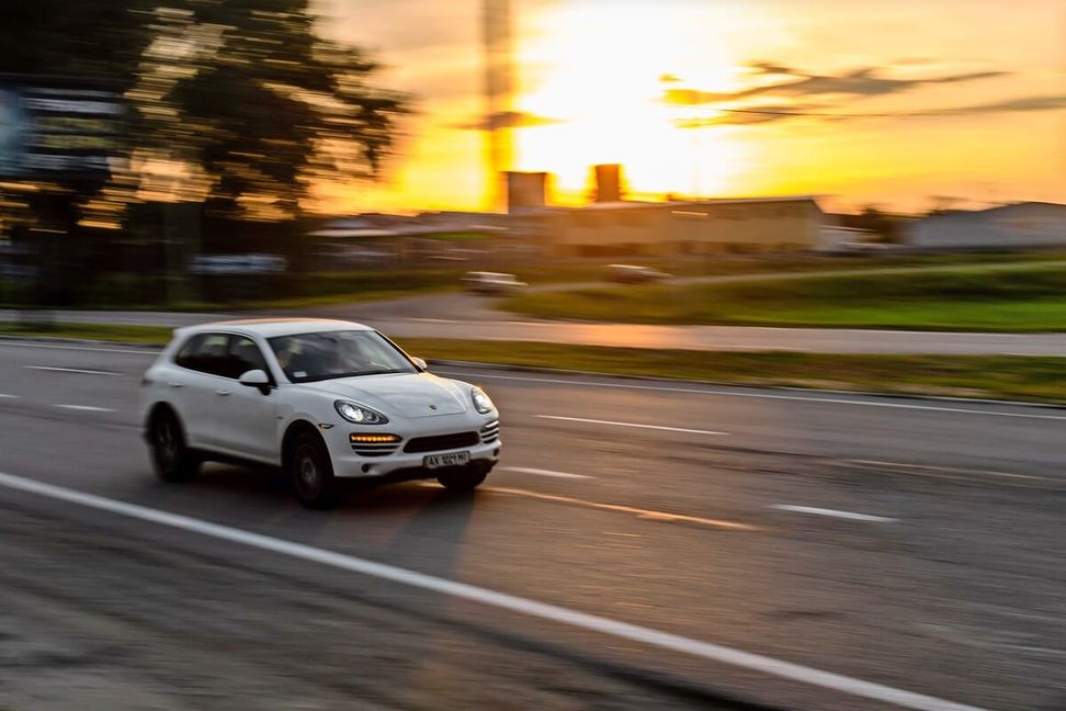 Der Geschäftsmann fuhr einen Porsche Cayenne (Symbolfoto).