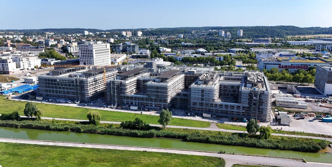 Die Flugfeldklinik soll 2028 fertig sein.