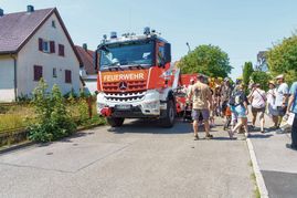 Einsatzfahrzeuge, Vorführungen und Mitmachangebote lockten Besucher auf die Blaulichtmeile in Maichingen.