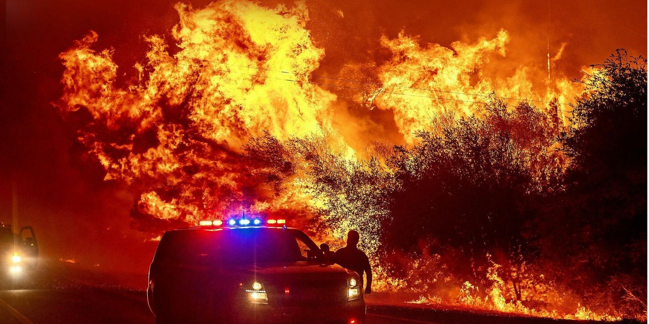 Apokalyptische Bilder aus Kalifornien: starke Winde, Trockenheit und Hitze verschärfen die Lage in den Brandgebieten.