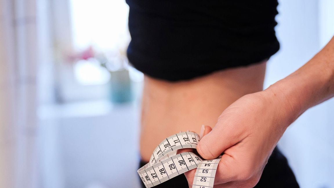 #SkinnyTok: Junge Frauen teilen auf TikTok Tipps für einen vermeintlichen Traumkörper. (Symbolbild)