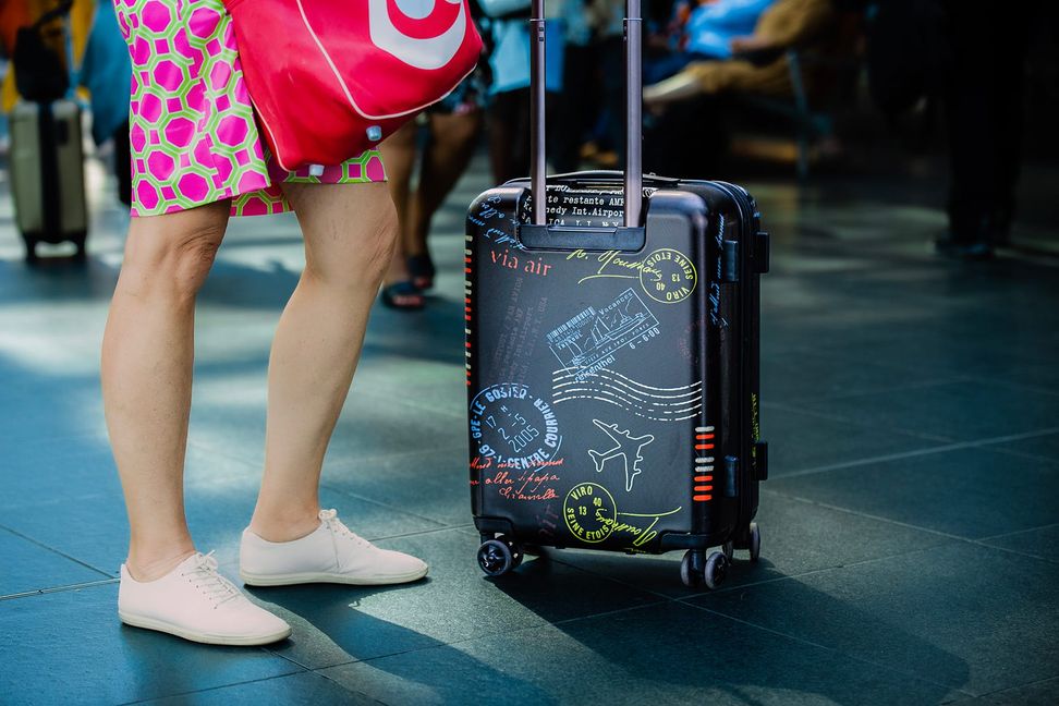 Die meisten Gäste im Kreis Böblingen reisen mit einem Rollkoffer an. Bild: NGG/Alireza Khalili