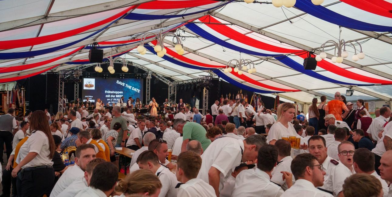 Impressionen vom musikalischen Abschluss des Feuerwehrjubiläums.