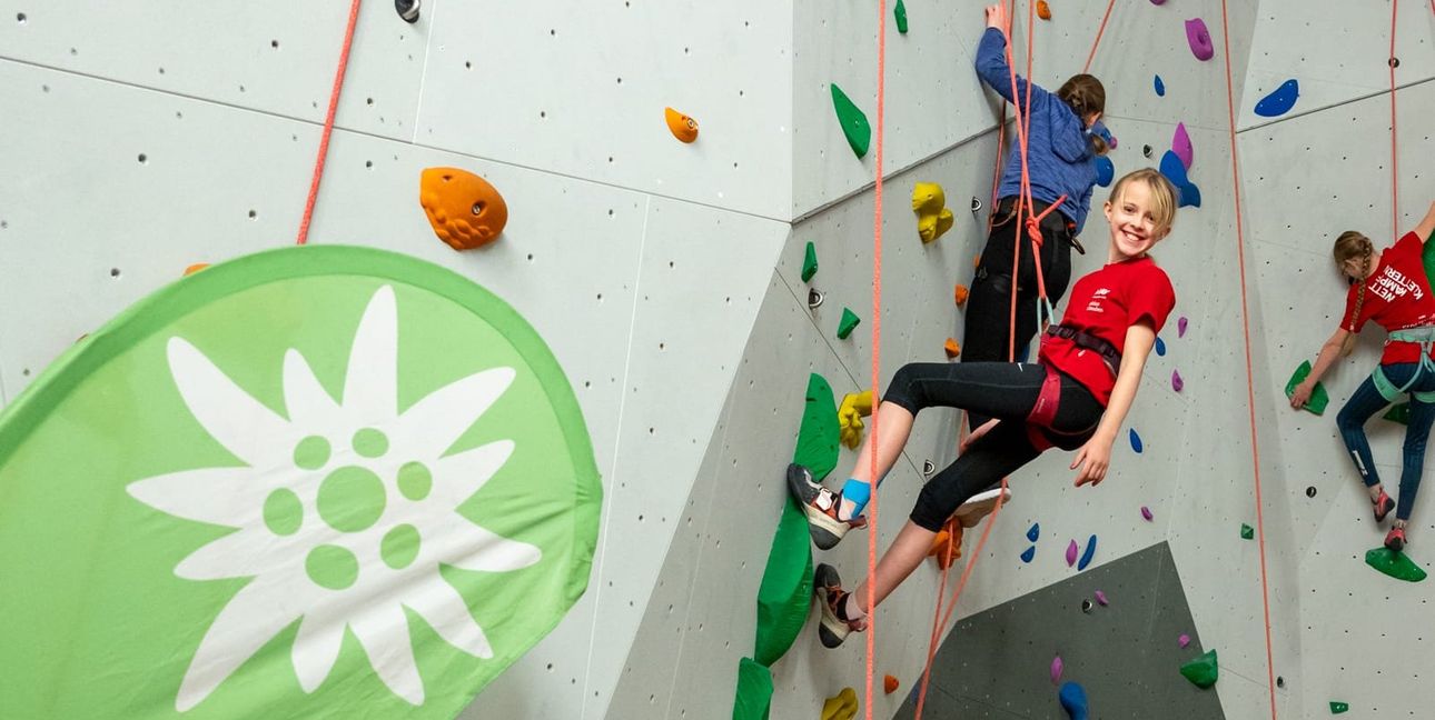 Die Kletteranlage im Pink Power bietet viele Möglichkeiten.