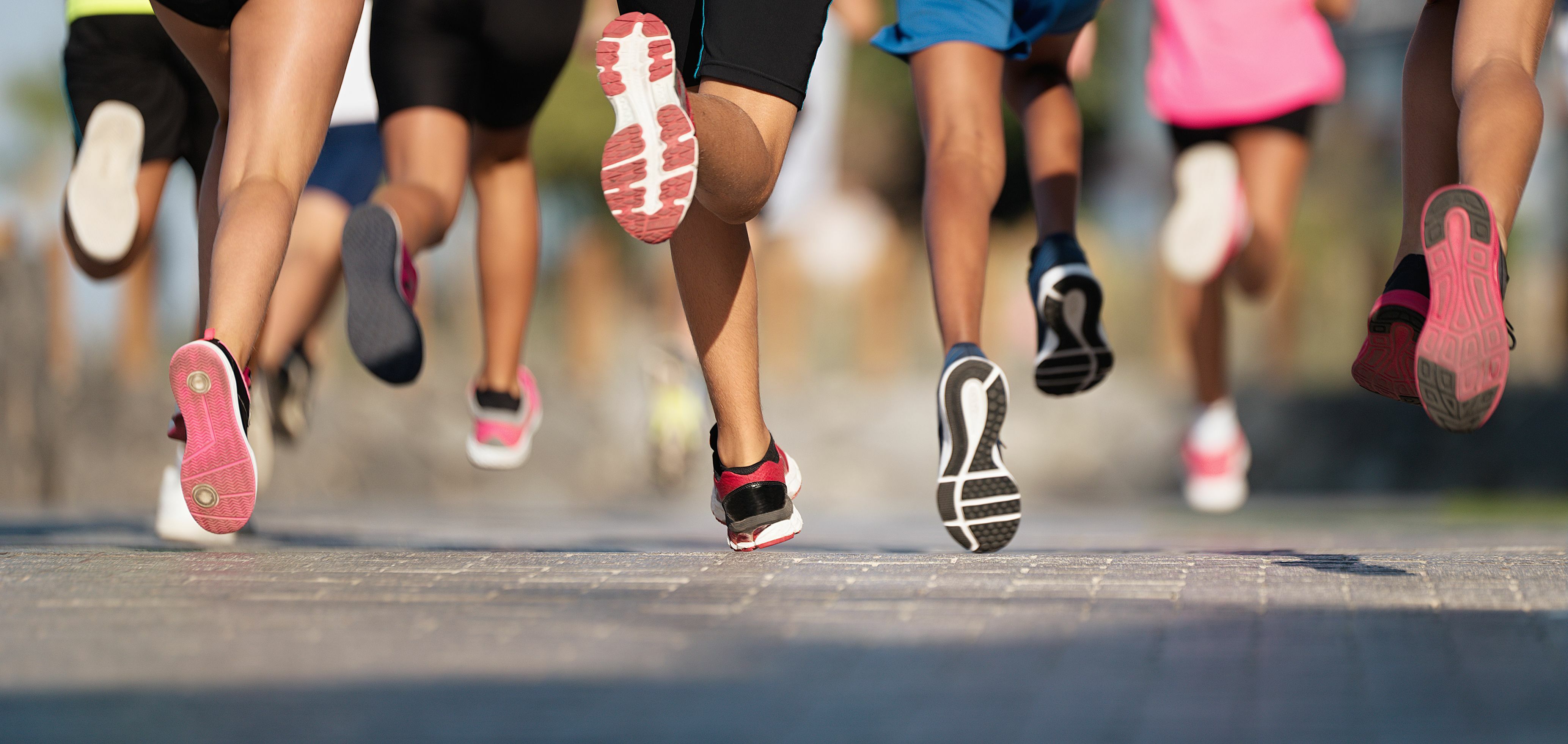 Bisher sind 500 Läuferinnen und Läufer bei der Outdoor Challenge dabei. Bild: Adobe Stock