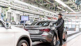 Mercedes verlagert die Produktion der A-Klasse von Rastatt ins ungarische Kecskemét.