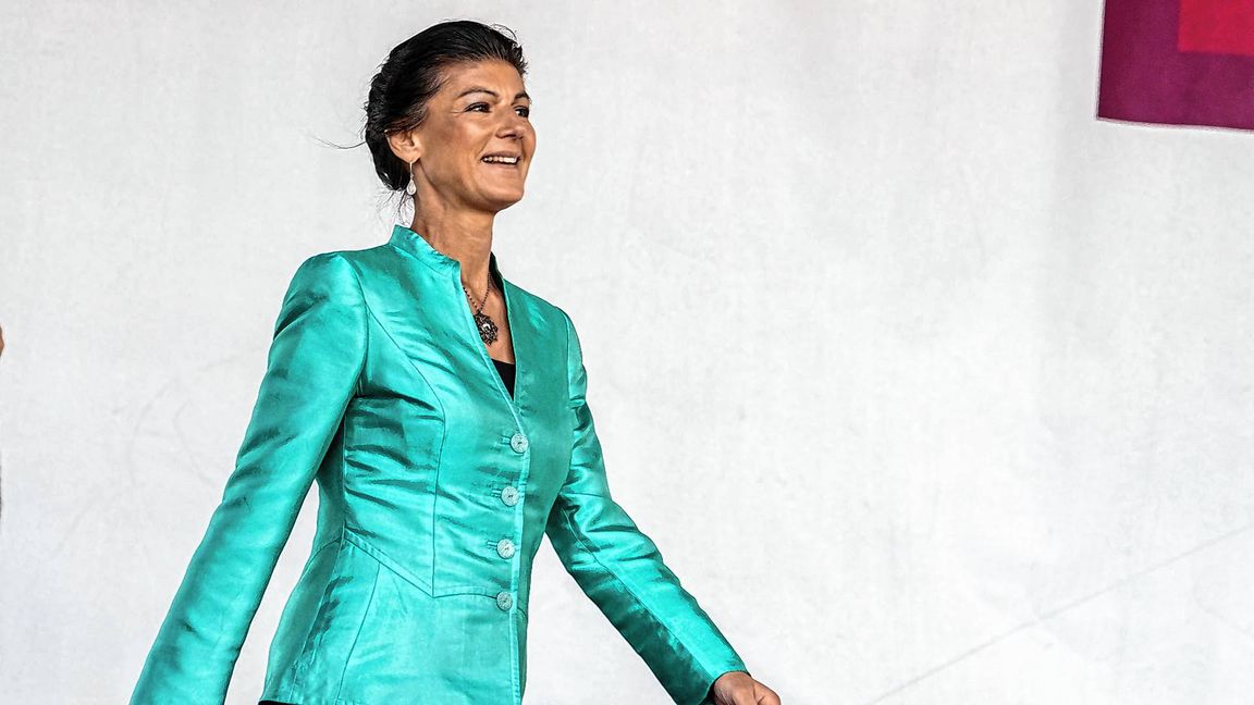 Glückliche Wagenknecht