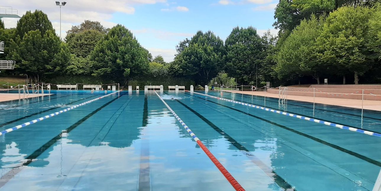 Das Becken ist bereit: Im Böblinger Freibad kann wieder geschwommen werden.Bild: z/A