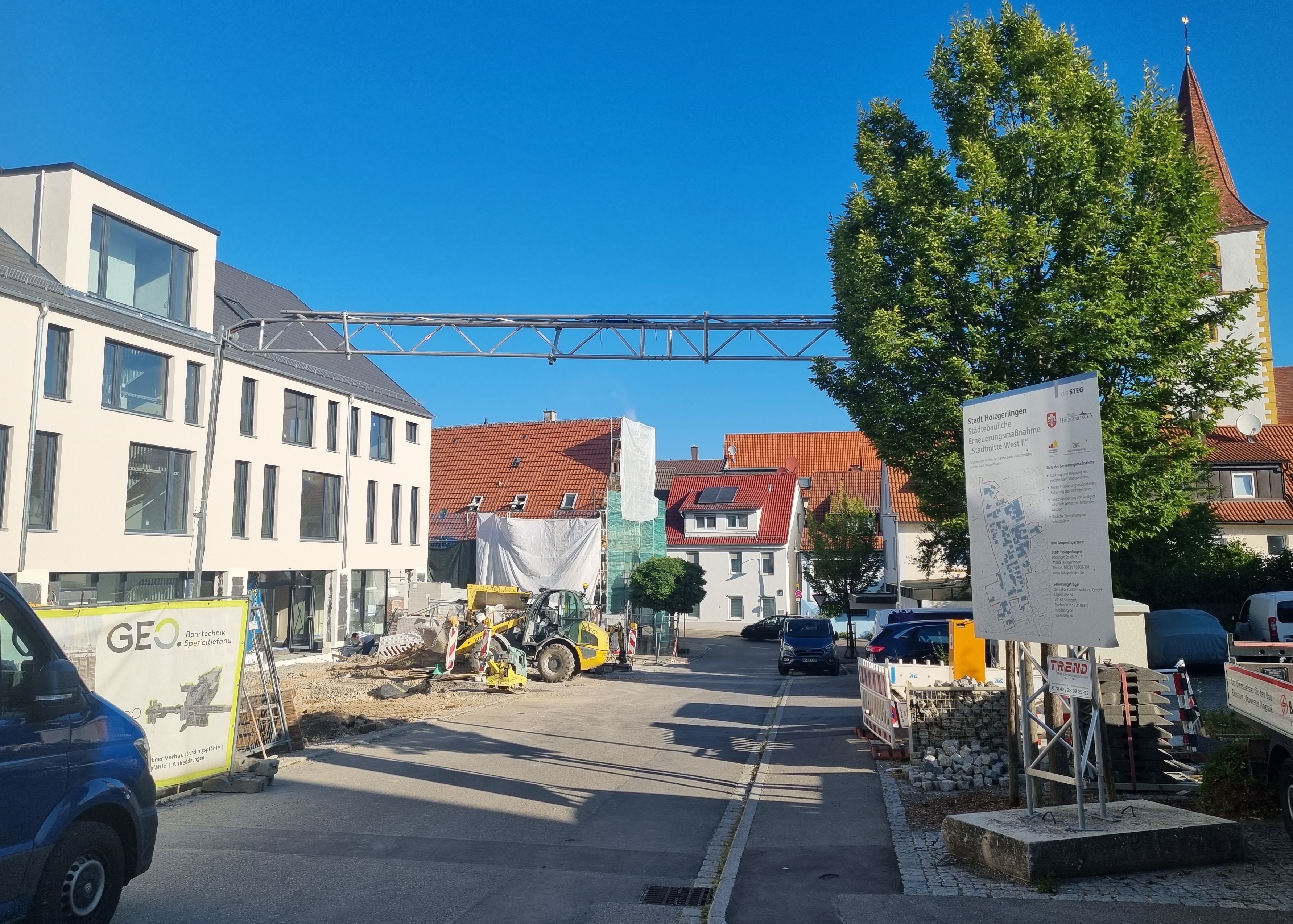 Zum vierten Mal erhielten die zukünftigen Mieter des Ärztehauses jetzt von der Böblinger Baugesellschaft jetzt die Nachricht, dass sich der Einzugstermin erneut verschiebt. Der Übergabetermin für die Praxisräume soll jetzt nicht im September, sondern im  Laufe des Oktobers erfolgen. Bild: Hamann