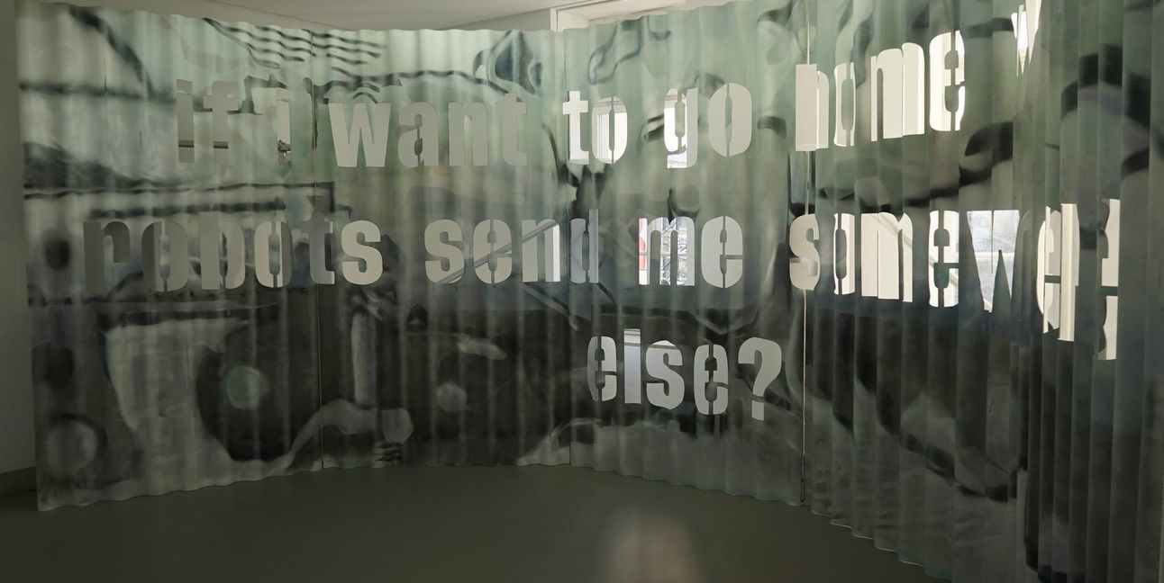 Wellblecharbeit von Flaka Haliti.