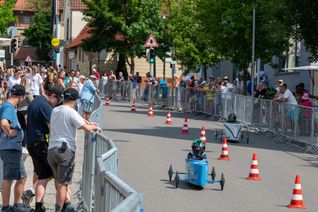 Spaß und Spannung beim Seifenkistenrennen.