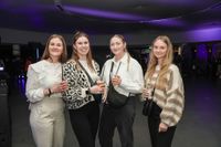 After-Work-Party im Mercedes-Benz Kundencenter. Partystimmung pur mit Mokaby und Andre Schnura.