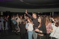 After-Work-Party im Mercedes-Benz Kundencenter. Partystimmung pur mit Mokaby und Andre Schnura.