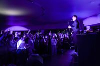 After-Work-Party im Mercedes-Benz Kundencenter. Partystimmung pur mit Mokaby und Andre Schnura.