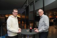 After-Work-Party im Mercedes-Benz Kundencenter. Partystimmung pur mit Mokaby und Andre Schnura.