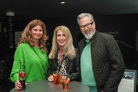 After-Work-Party im Mercedes-Benz Kundencenter. Partystimmung pur mit Mokaby und Andre Schnura.
