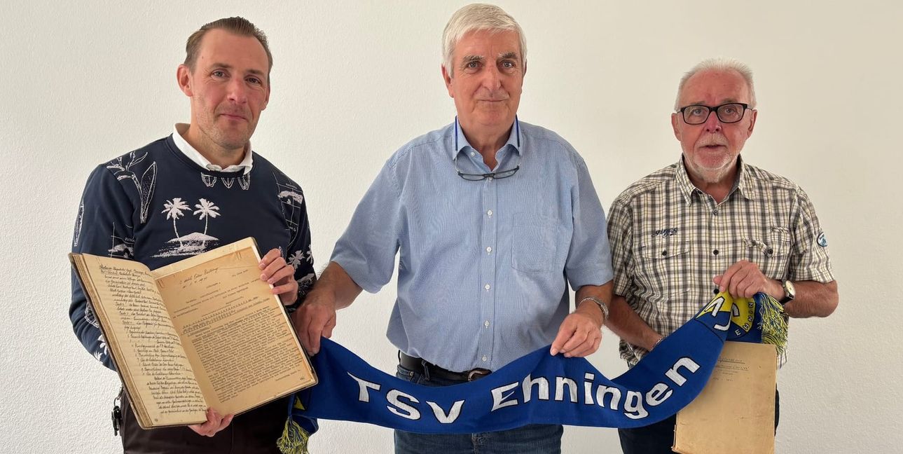 Markus Friedrich (Leiter Sportarchiv) und die beiden Archivare Jürgen Kilb und Hans Finkenberger (von links).Bild: z