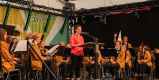 Bürgermeisterin Anna Walther eröffnet das Festwochenende.