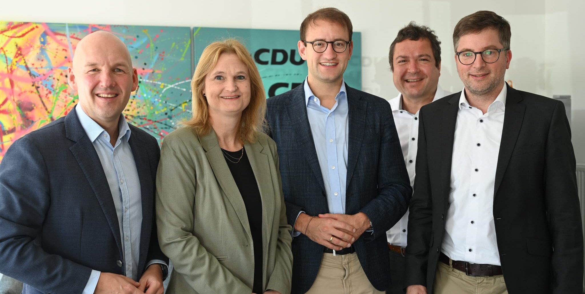 Die CDU im Kreis Böblingen will die Wirtschaft voranbringen. Von links: Marc Biadacz, Regina Dvořák-Vučetić, Dr. Matthias Miller, Thomas Riesch und Albrecht Stickel. Bild: Reichert