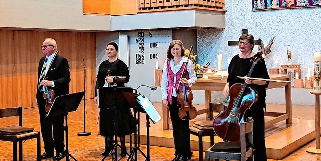 Zwei Geigen, eine Bratsche und ein Cello: das Sindelfinger Streichquartett.