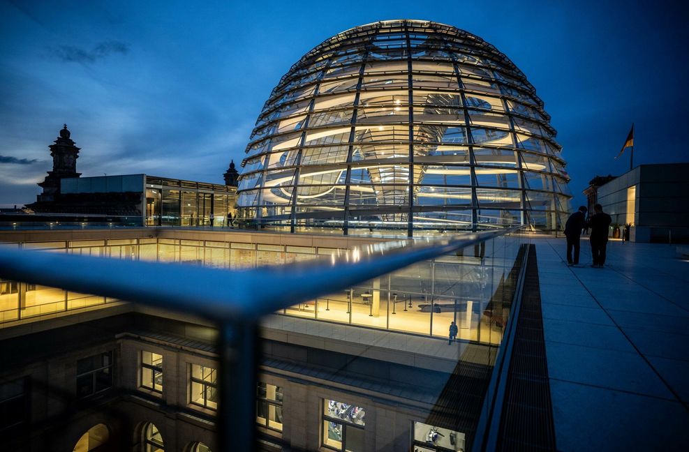 Auf jeden Abgeordneten im Deutschen Bundestag kommen mehr als zehn Lobbyisten.