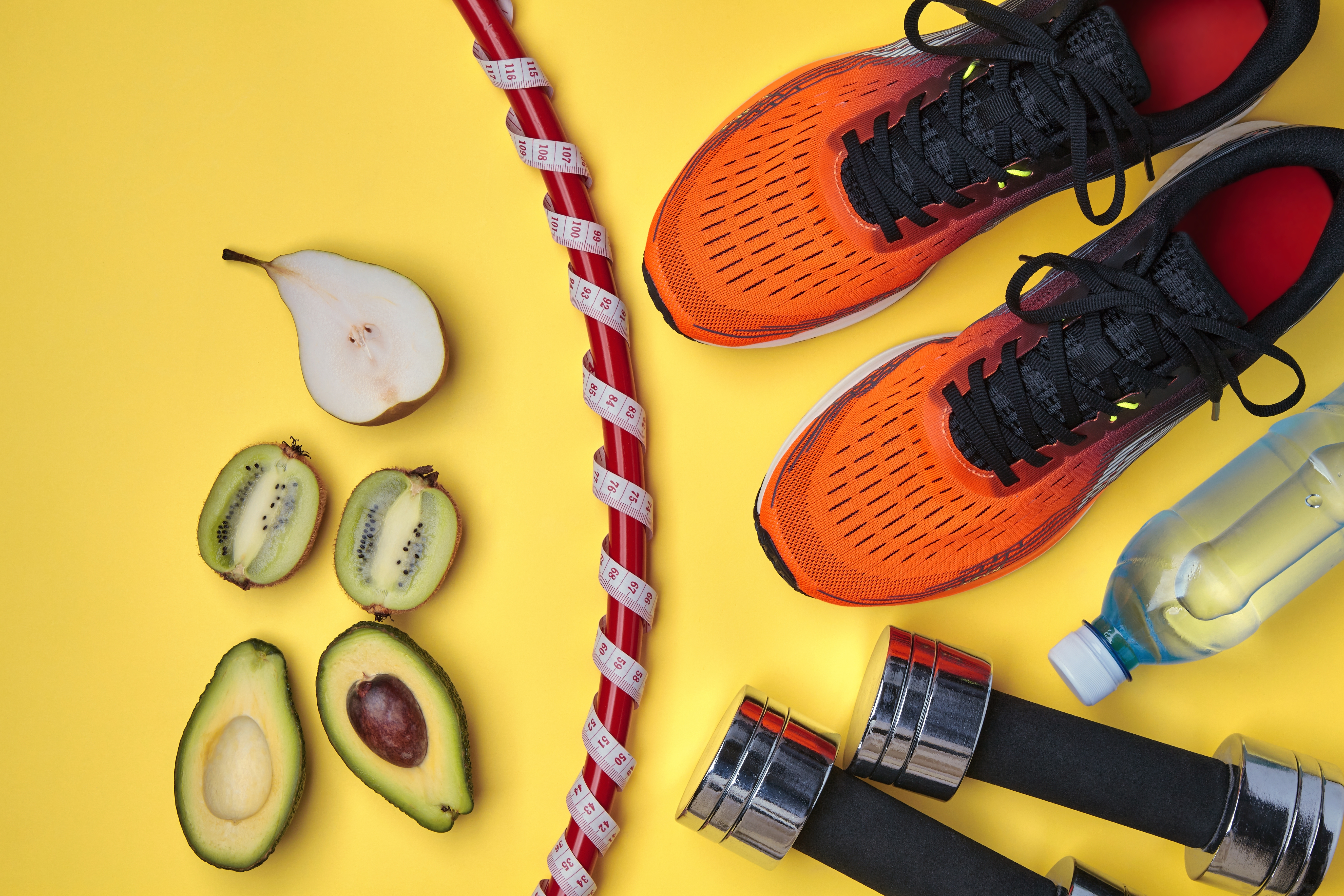 Vitamine, Mineralien, Krafttraining, Ausdauerport: sehr wichtig. Und gut, wenn man dabei gut beraten ist.    Bild: Adobe Stock/OneBit