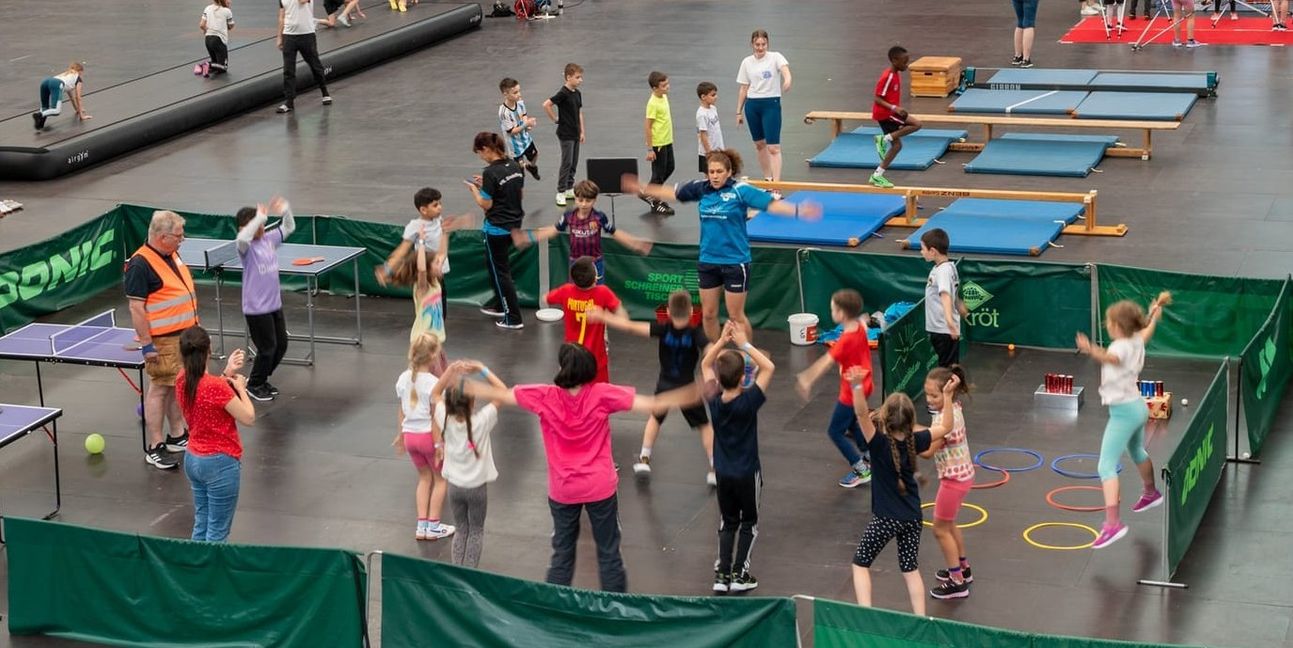 Aufwärmen gehört zum Tischtennis beim Fitnesstag in Sindelfingen dazu.