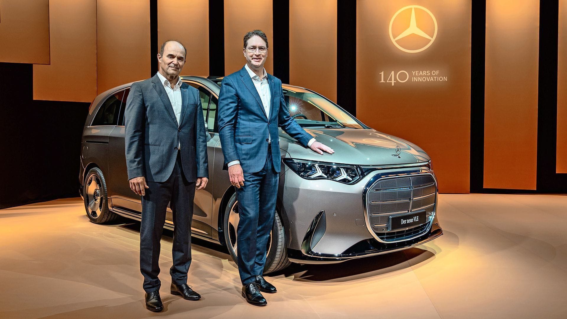 Der Konzernchef und sein Aufseher: Martin Brüdermüller (li.) führt den Aufsichtsrat von Mercedes-Benz, der über die Amtsführung des Vorstands unter Konzernchef Ola Källenius wacht.